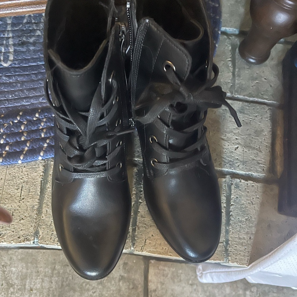 Diva Black Ankle Boots with Lace-Up Design